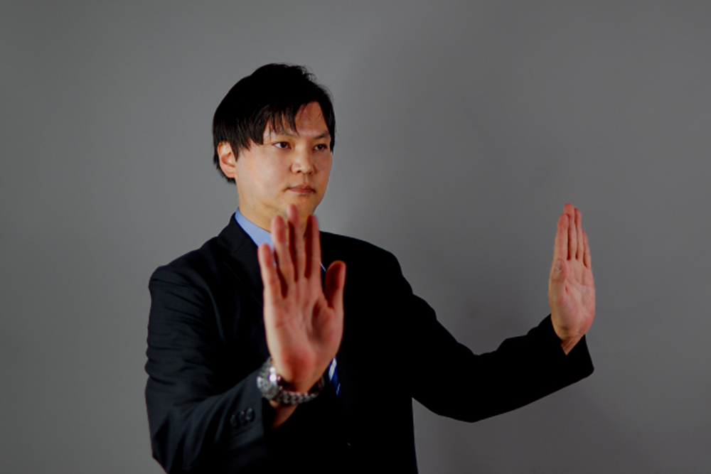 嫌な人には関わらない